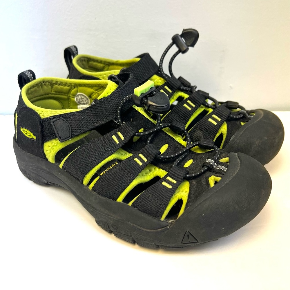 Keen- Black/Lime Green, Boys, Size:2, Pre-Owned‎